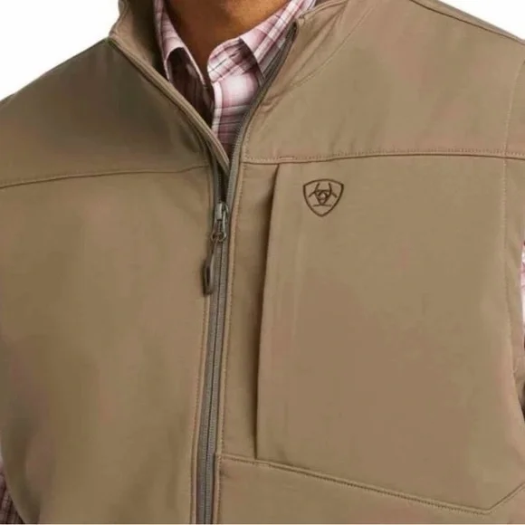 Men's Tan Ariat Vest - Picture 3 of 6